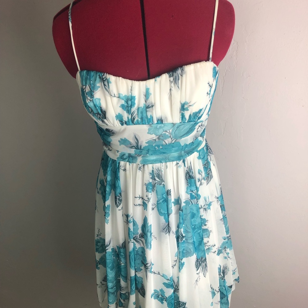 Speechless | blue and white floral dress size med